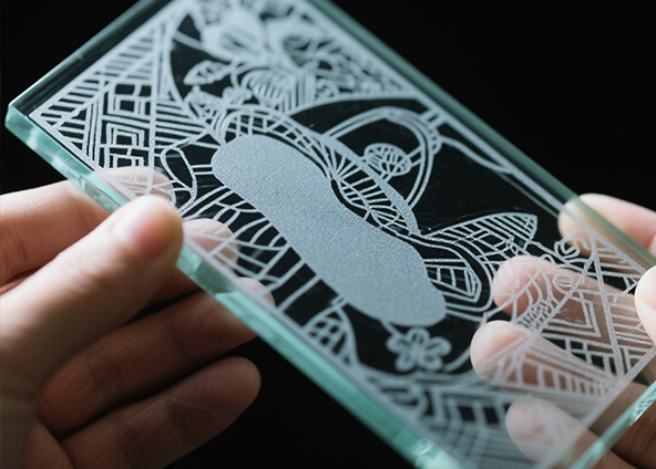 Qual controlador de laser devo escolher para gravação a laser em vidro?